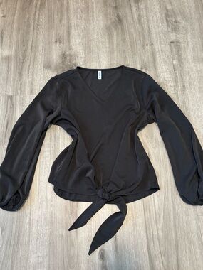 Black Long Sleeve V-Neck Tie Front Blouse